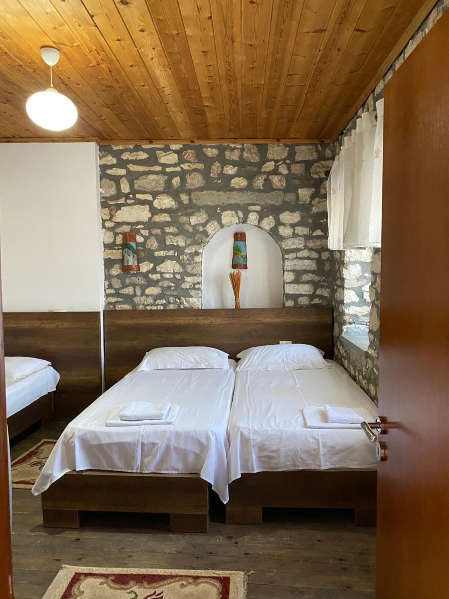 Aria Baci Guest House Berat Luaran gambar
