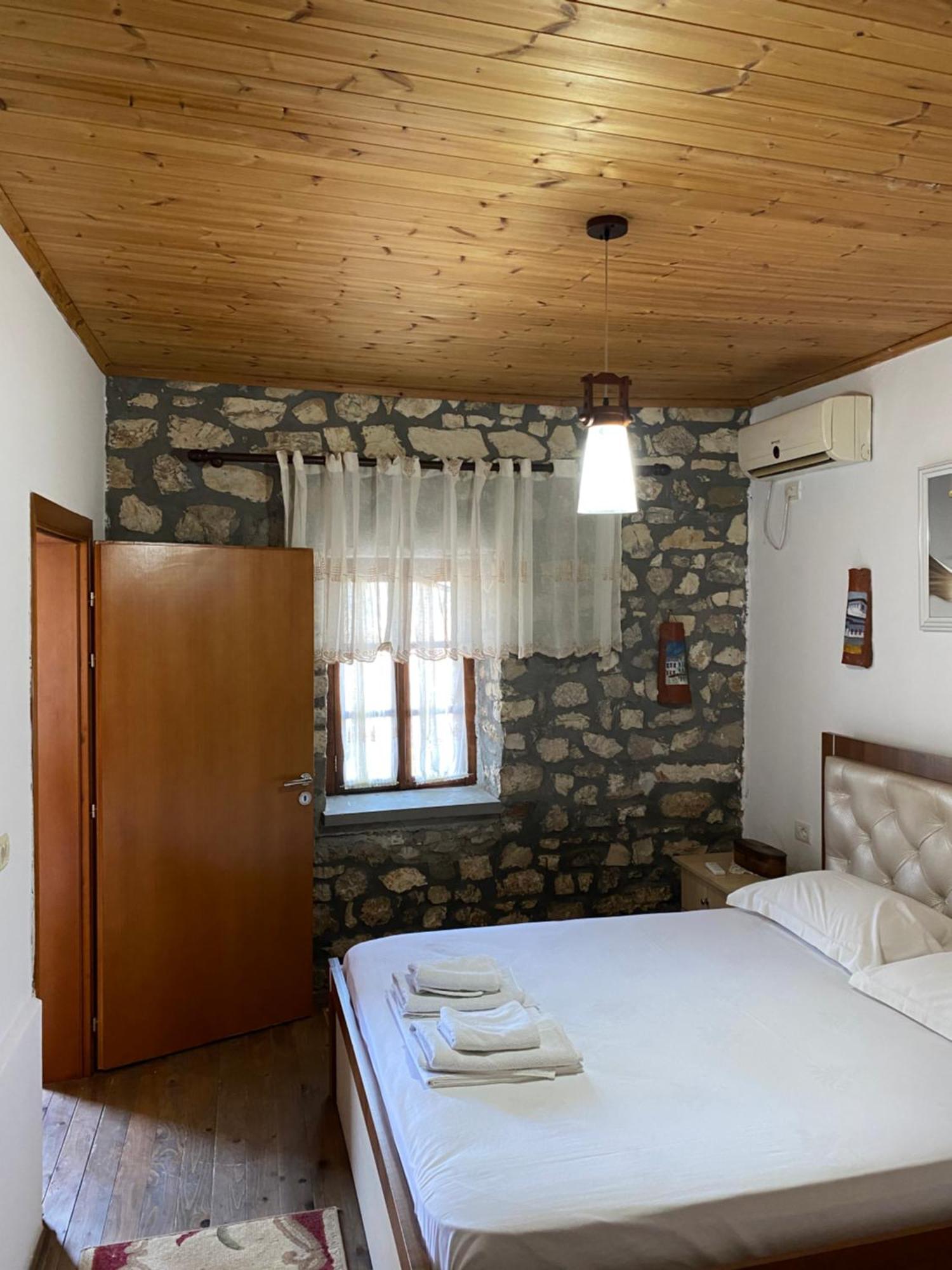 Aria Baci Guest House Berat Luaran gambar